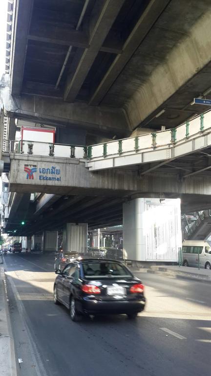 De Sky Sukhumvit Ekkamai Hotel Bangkok Luaran gambar