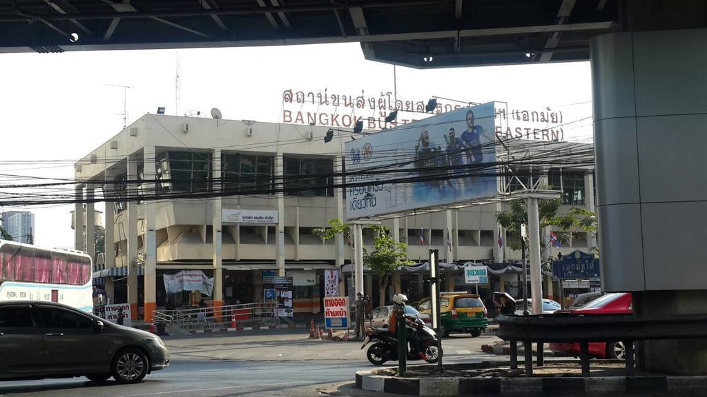 De Sky Sukhumvit Ekkamai Hotel Bangkok Luaran gambar