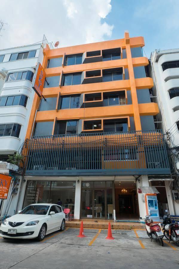 De Sky Sukhumvit Ekkamai Hotel Bangkok Luaran gambar