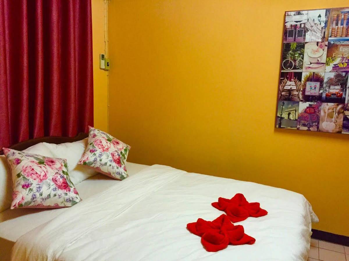 De Sky Sukhumvit Ekkamai Hotel Bangkok Luaran gambar